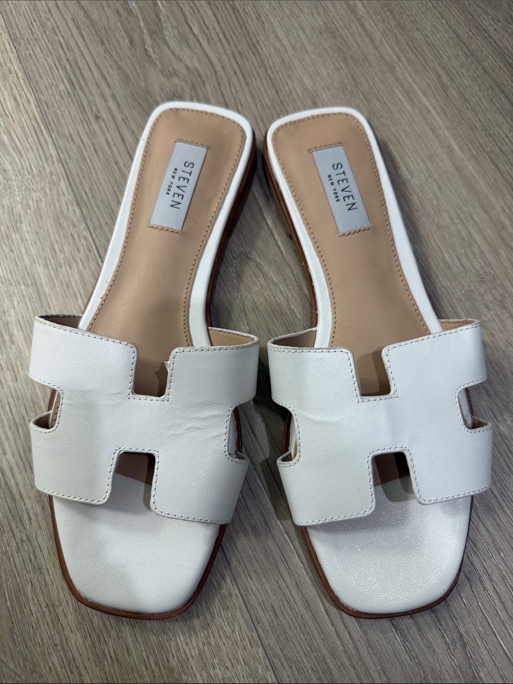 Seven7 White Leather Cutout Slide Mules